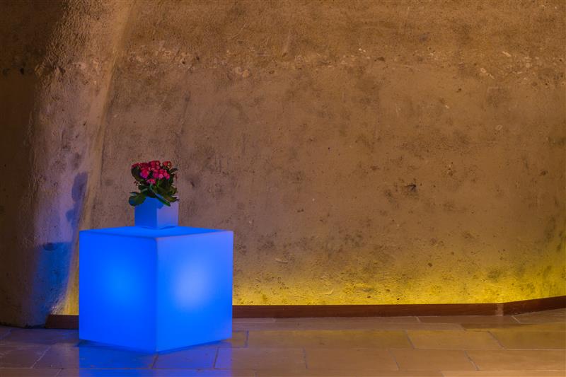 Leuchtvase YOUCUBE Viereckig 40x40X40 cm Licht blau