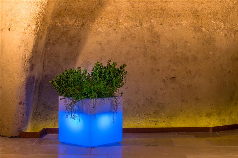 Leuchtvase CUBE Topf Viereckig 40x40X40 cm Licht blau
